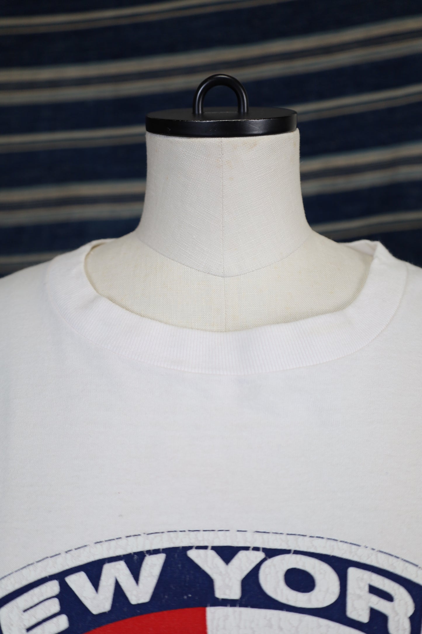 Z674 / 1990's FRUITS OF THE LOOM NEW YORK TEE