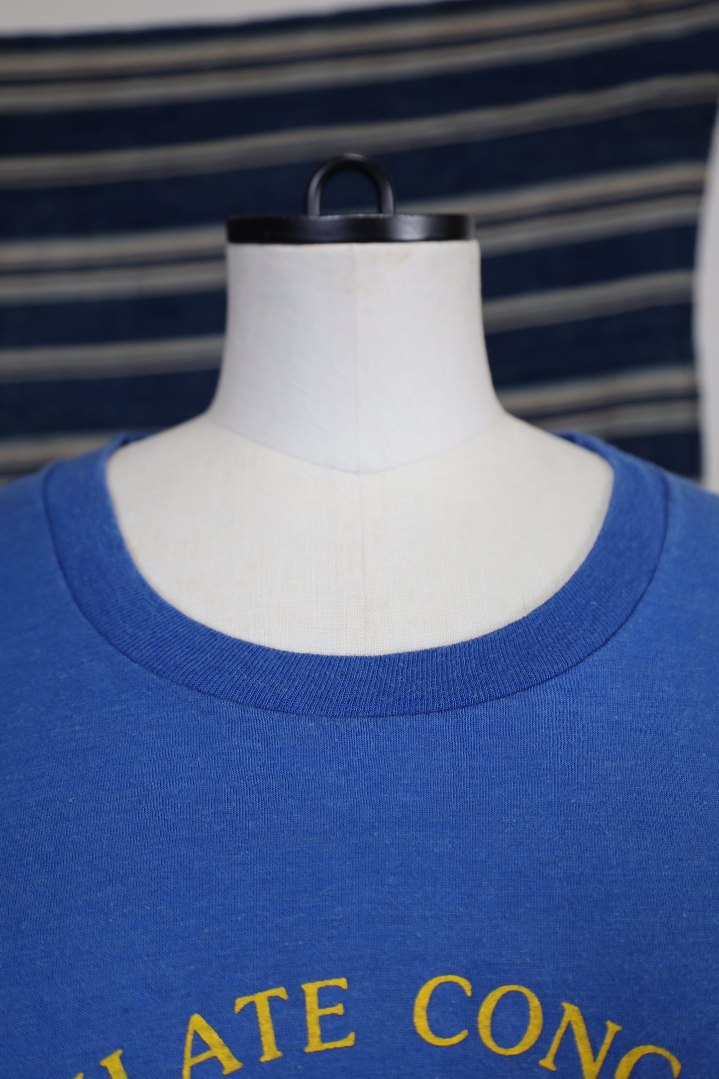 B481 / 1990's UNKNOWN print tee