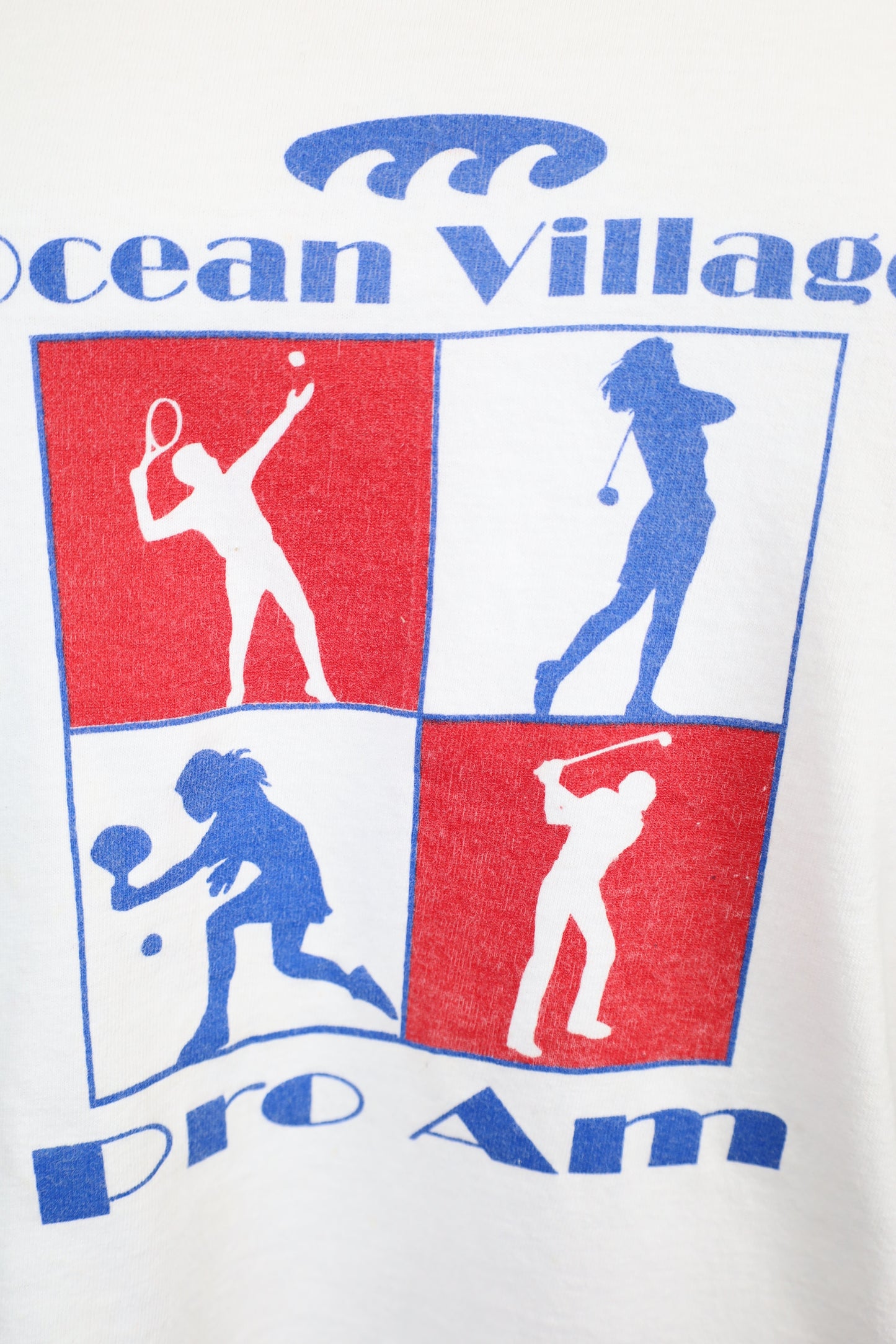 G61 / 1990's OLD Hanes Ocean Village Print T-shirt