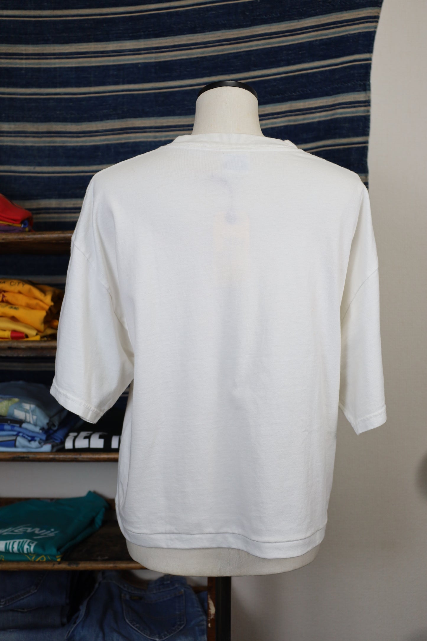 G61 / 1990's OLD Hanes Ocean Village Print T-shirt