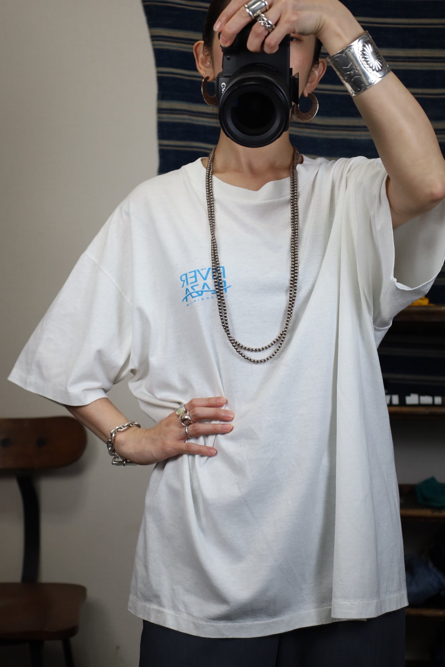 B502 / 1990's Hanes the river plaza tee