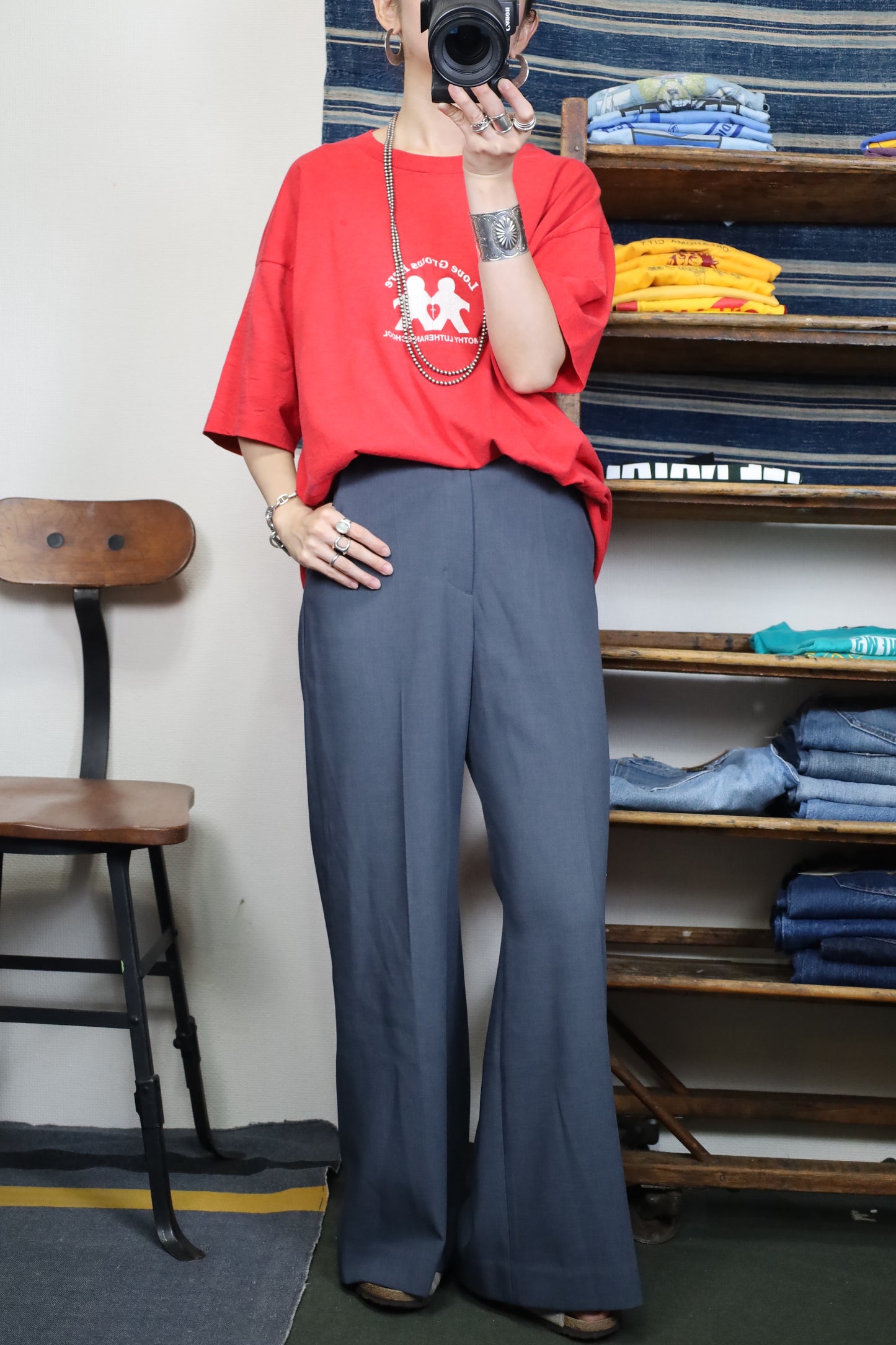 B539 / 1990's FRUITS OF THE LOOM LOVE GROWS HERE TEE