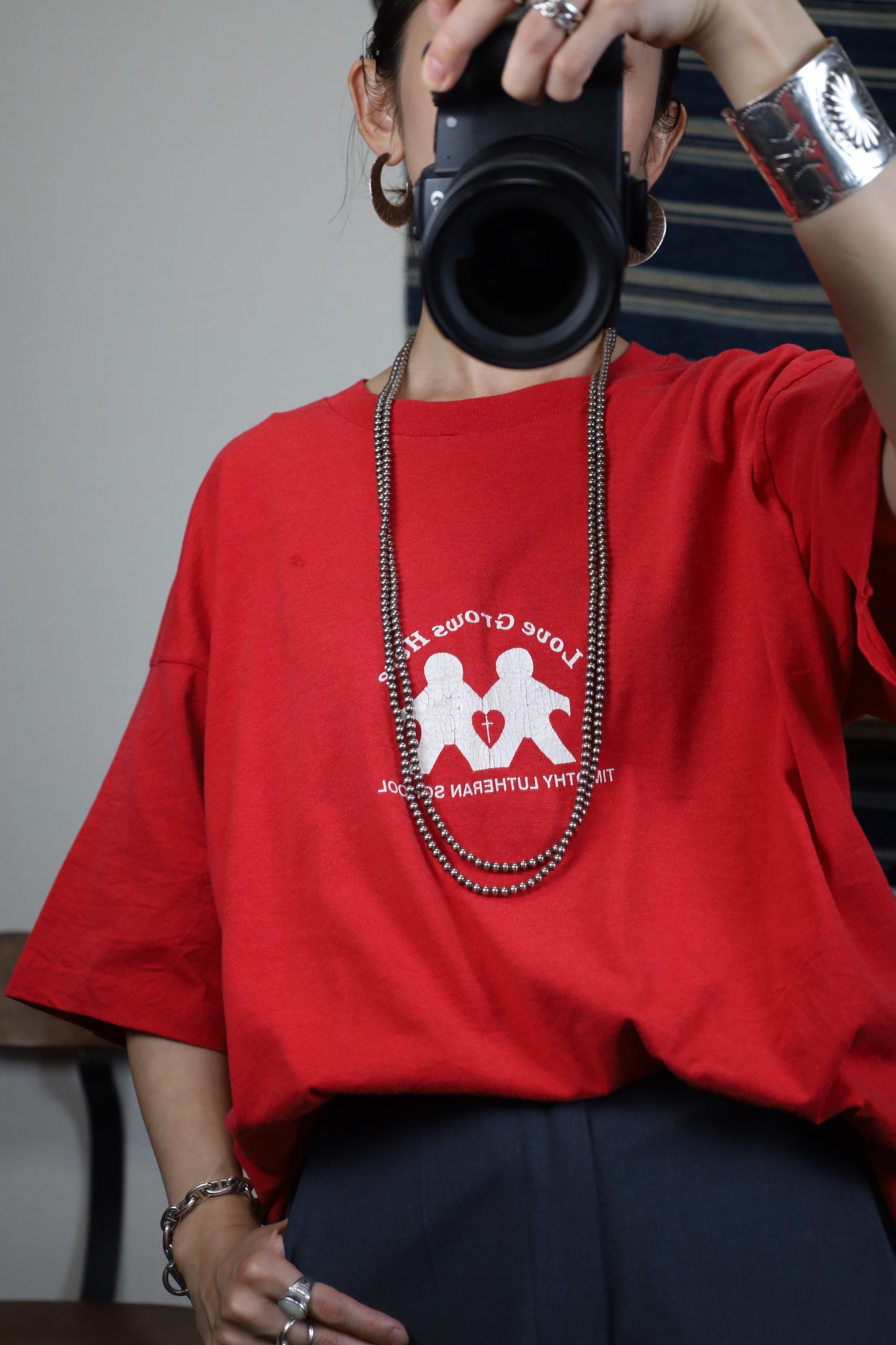 B539 / 1990's FRUITS OF THE LOOM LOVE GROWS HERE TEE