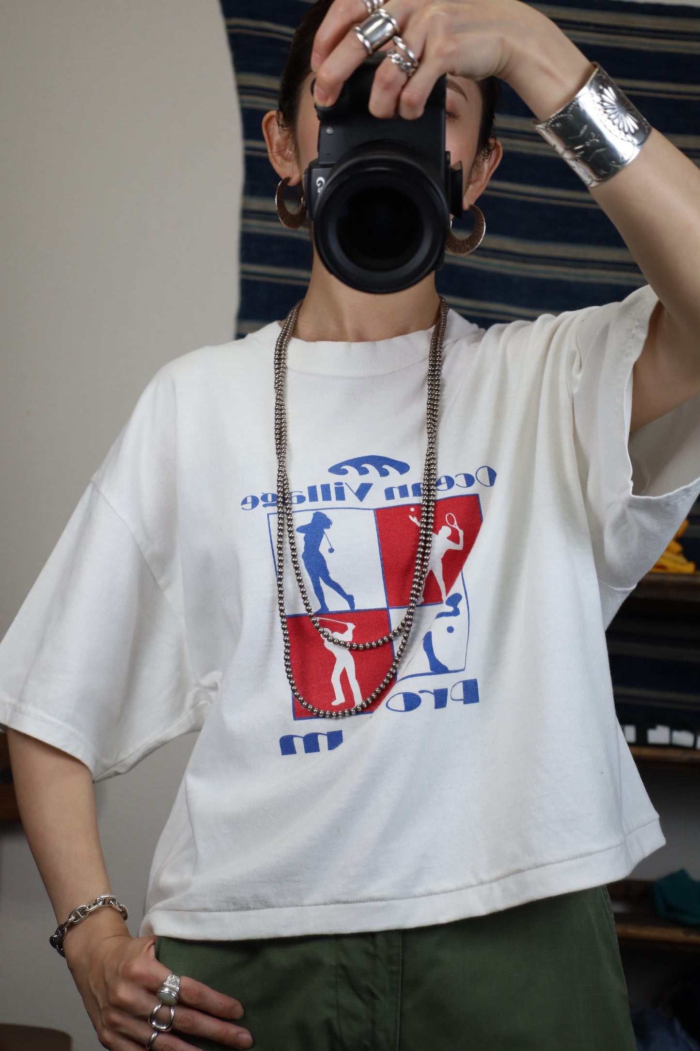 G61 / 1990's OLD Hanes Ocean Village Print T-shirt