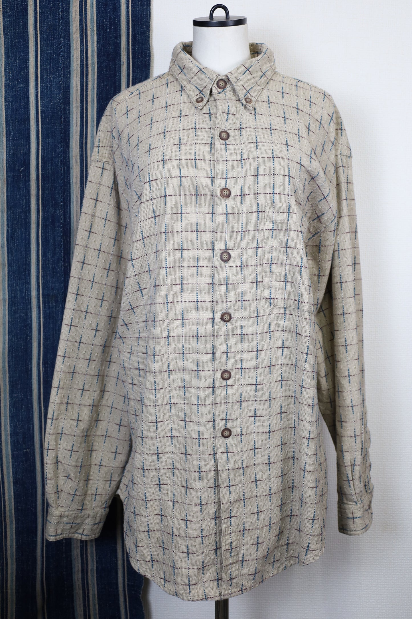 A460 / early 2000's THE TERRITORY AHEAD pattern shirt