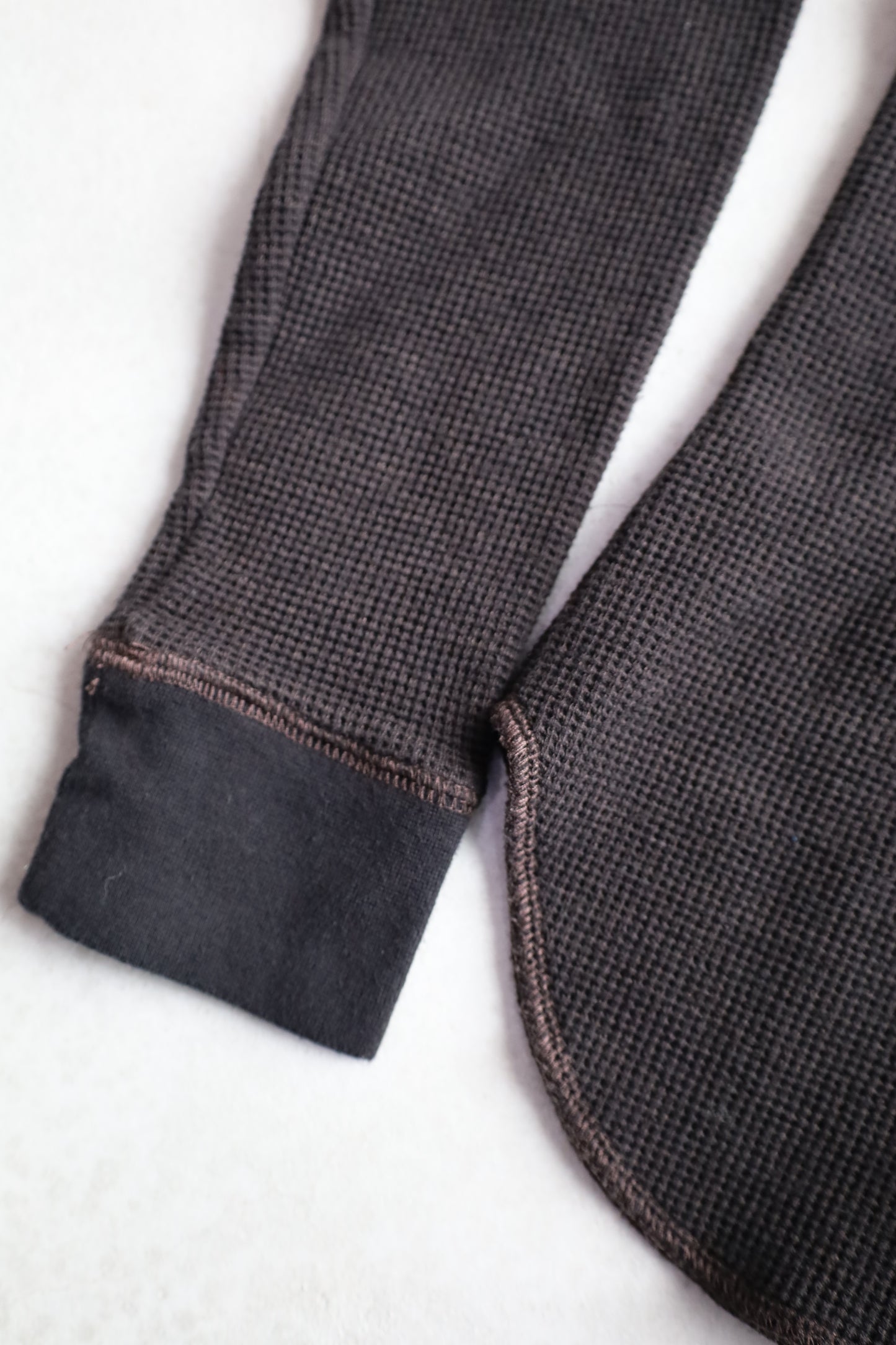 HOWIE black overdye thermal long Sleeve (Overdyed Brown to Black)