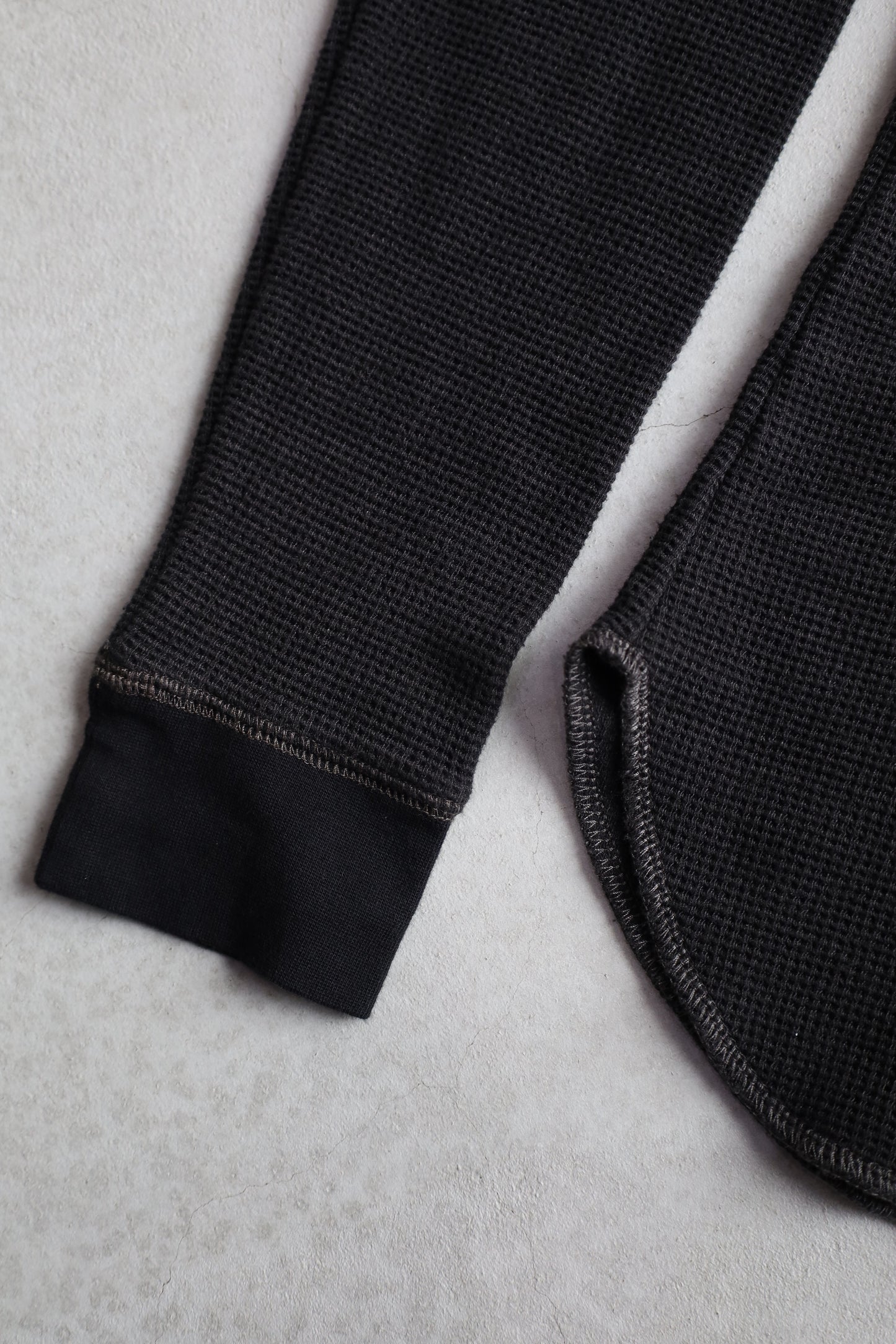 HOWIE black overdye thermal long Sleeve (Overdyed Blue to Black)