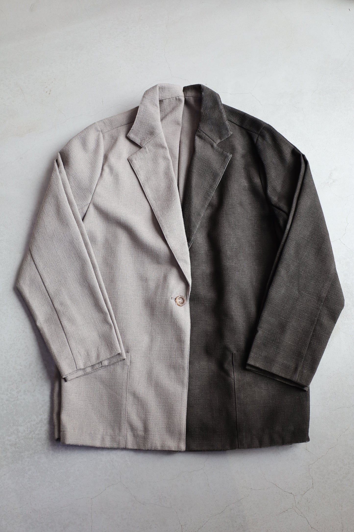 HOWIE black spray fade tailored jacket (taupe)