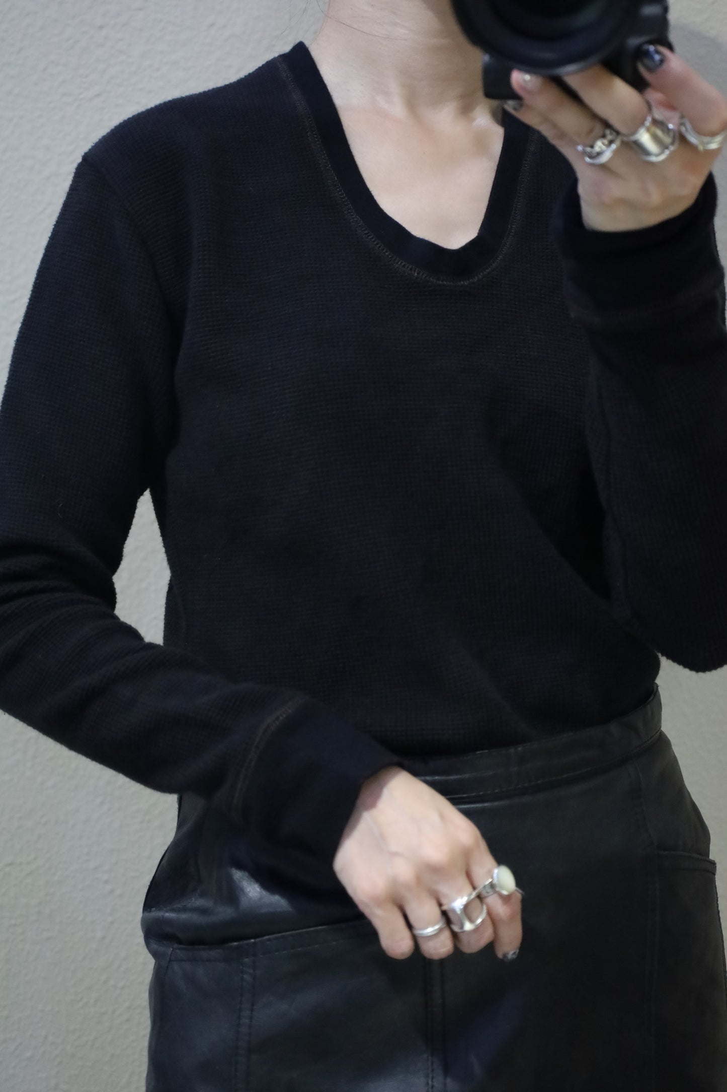 HOWIE black overdye thermal long Sleeve (Overdyed Brown to Black)