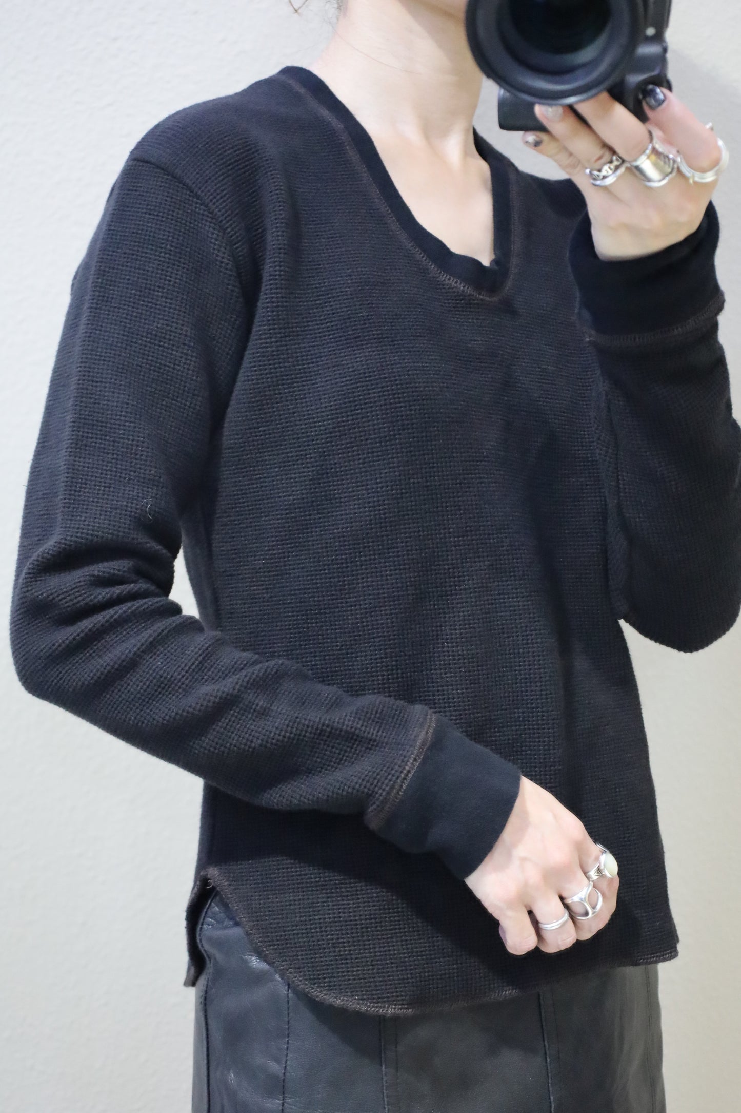 HOWIE black overdye thermal long Sleeve (Overdyed Brown to Black)