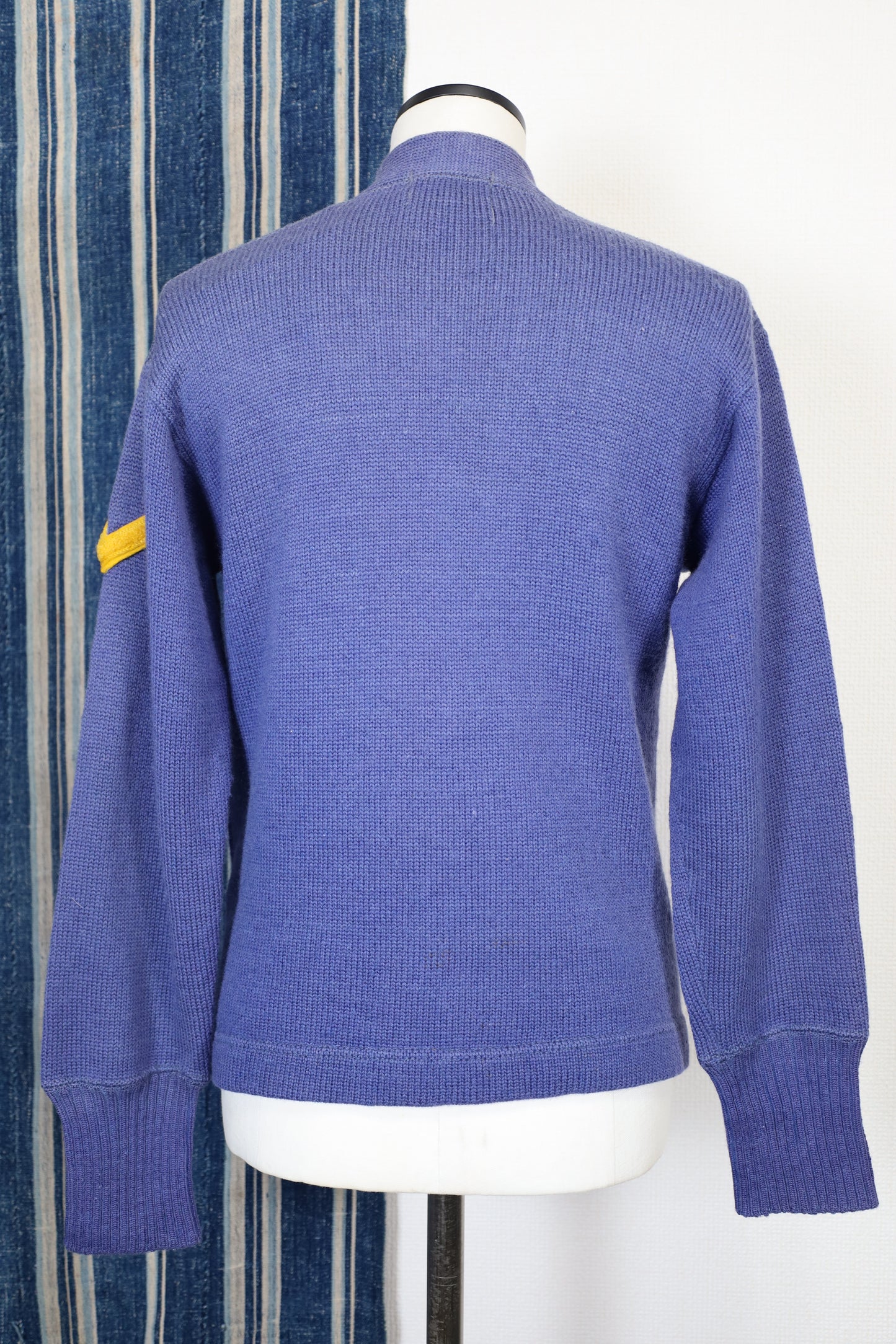 A23 / 1940's Vintage CAMPUS Lettered Cardugan