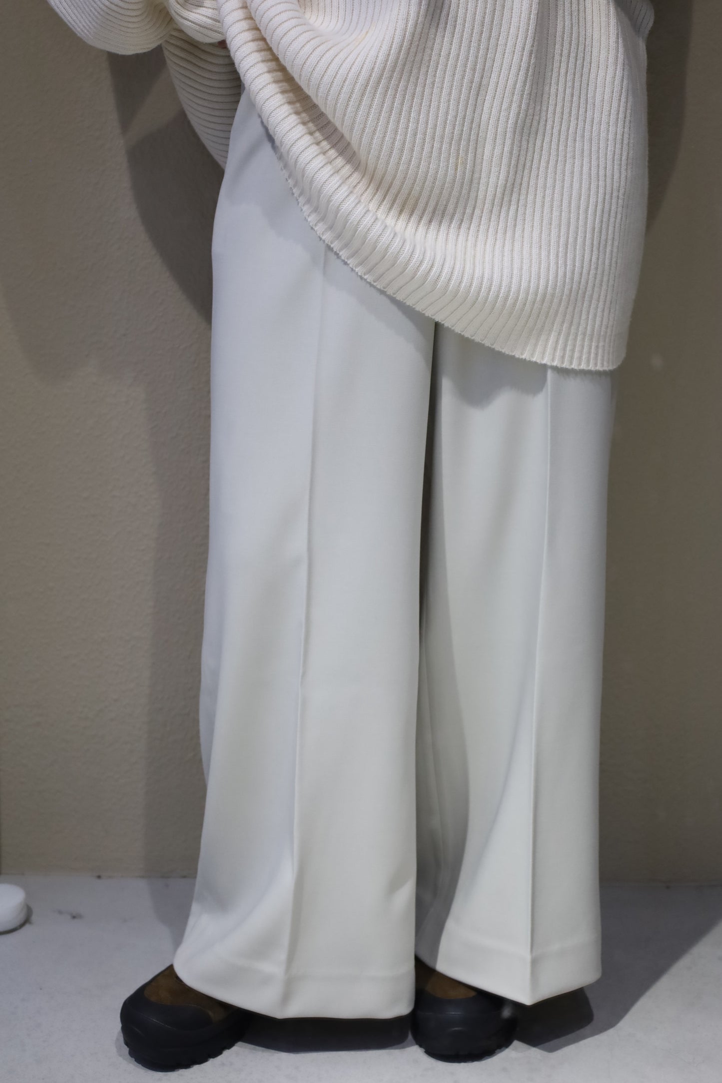 HOWIE HAKAMA slacks (White)