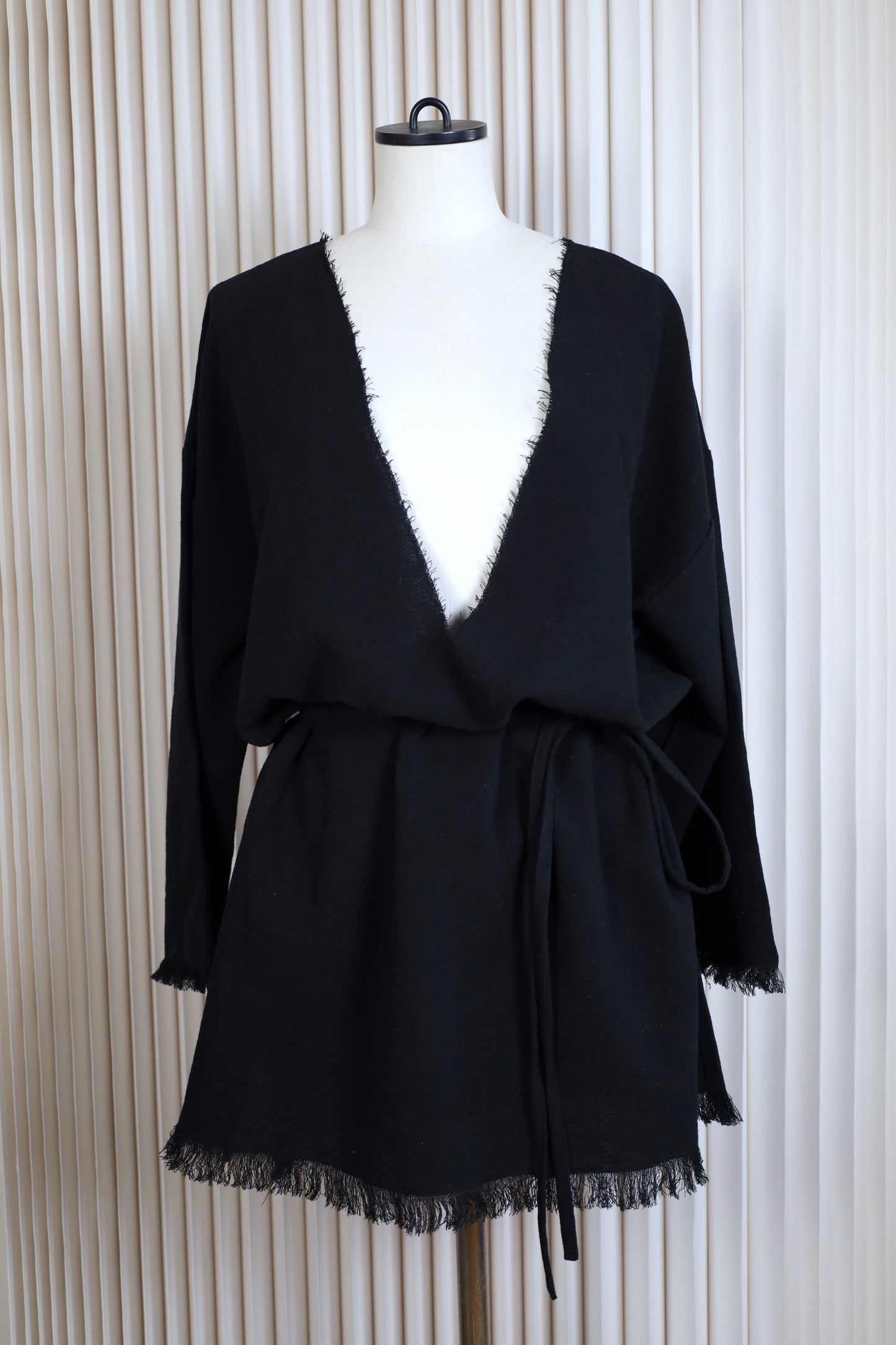 【4/22発送予定】HOWIE 2way Fringe Top (ecru)