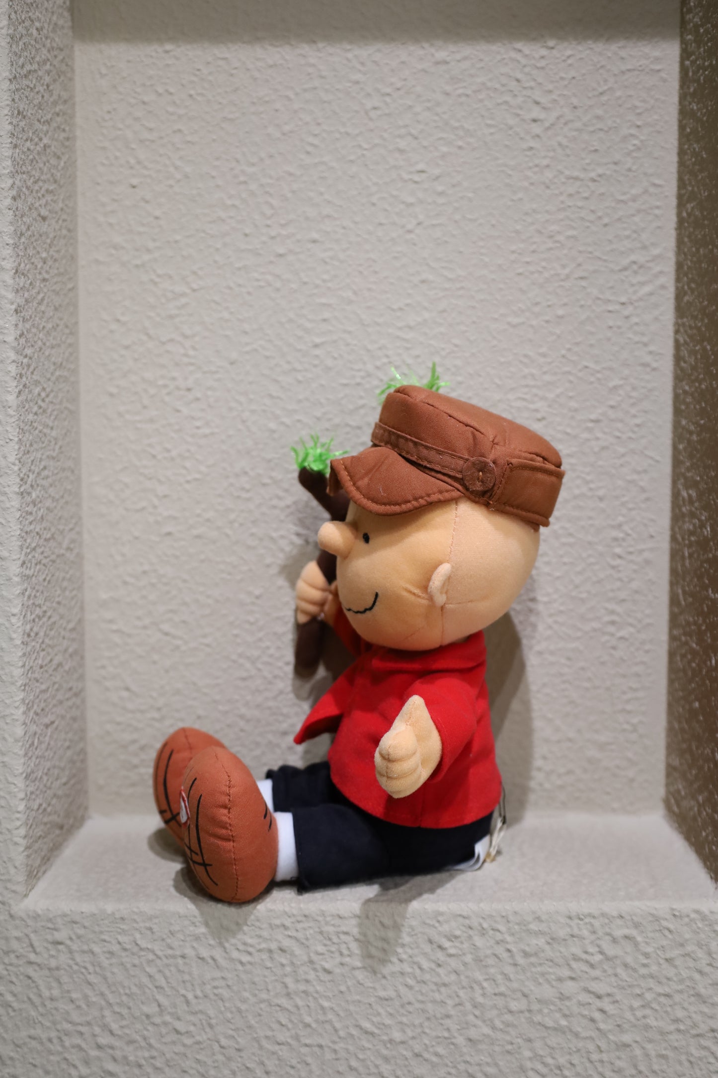 6 / 1990's charlie brown doll