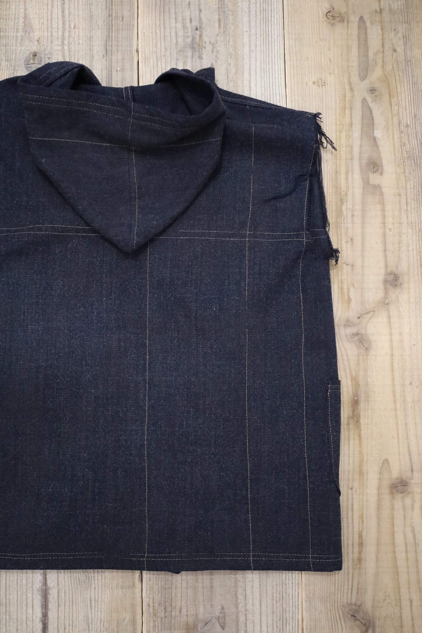 A522 / UNKNOWN remake design fooded vest