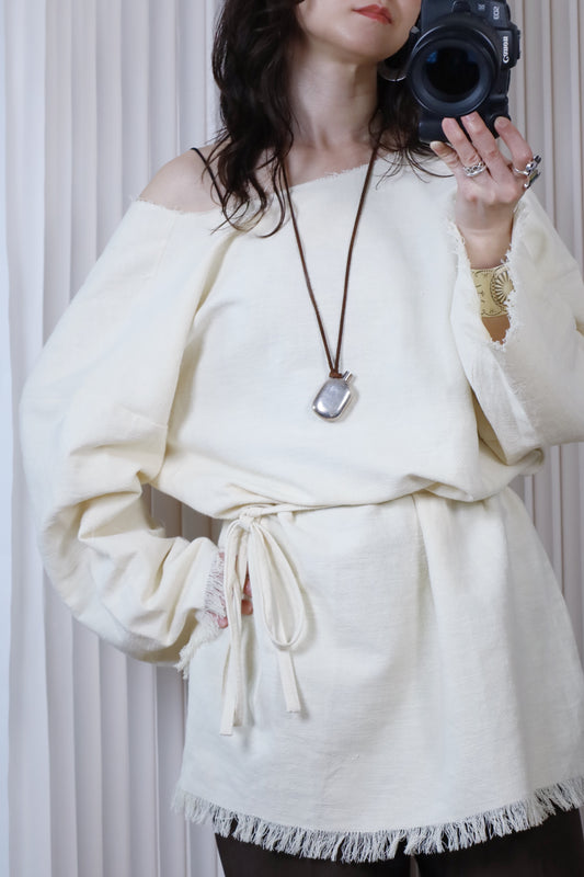 【4/22発送予定】HOWIE 2way Fringe Top (ecru)