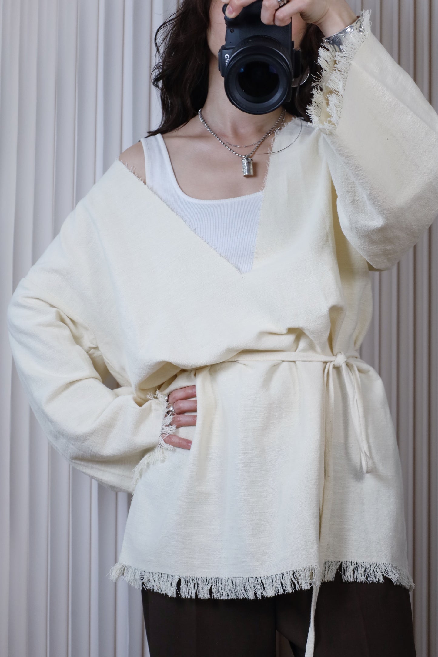 【4/22発送予定】HOWIE 2way Fringe Top (ecru)