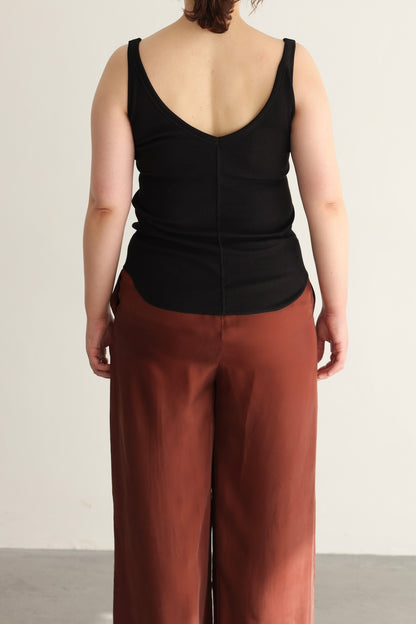 Soft Fit Pad Tank (black)