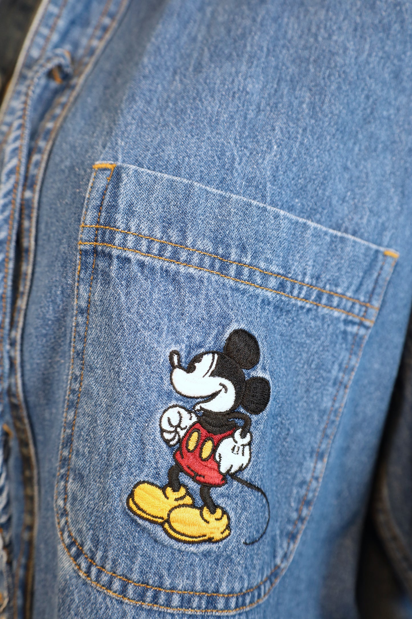 Z912 / 1990's THE Disney store remake lace up denim shirt