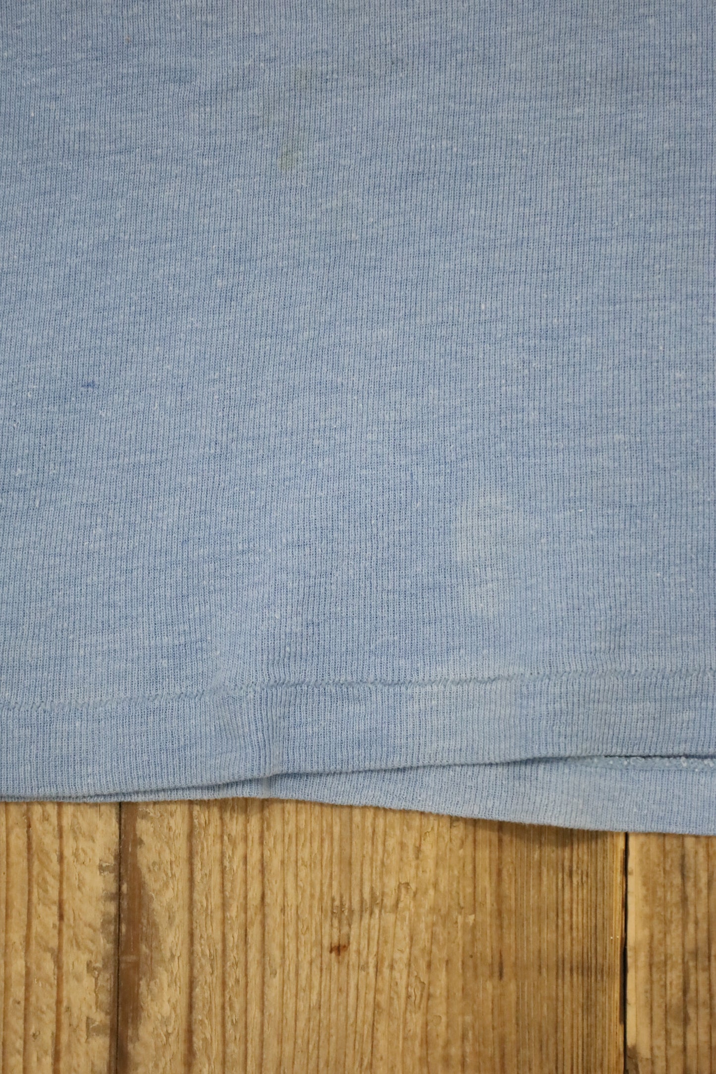 D796 / 1970's Vintage UNKNOWN print tee