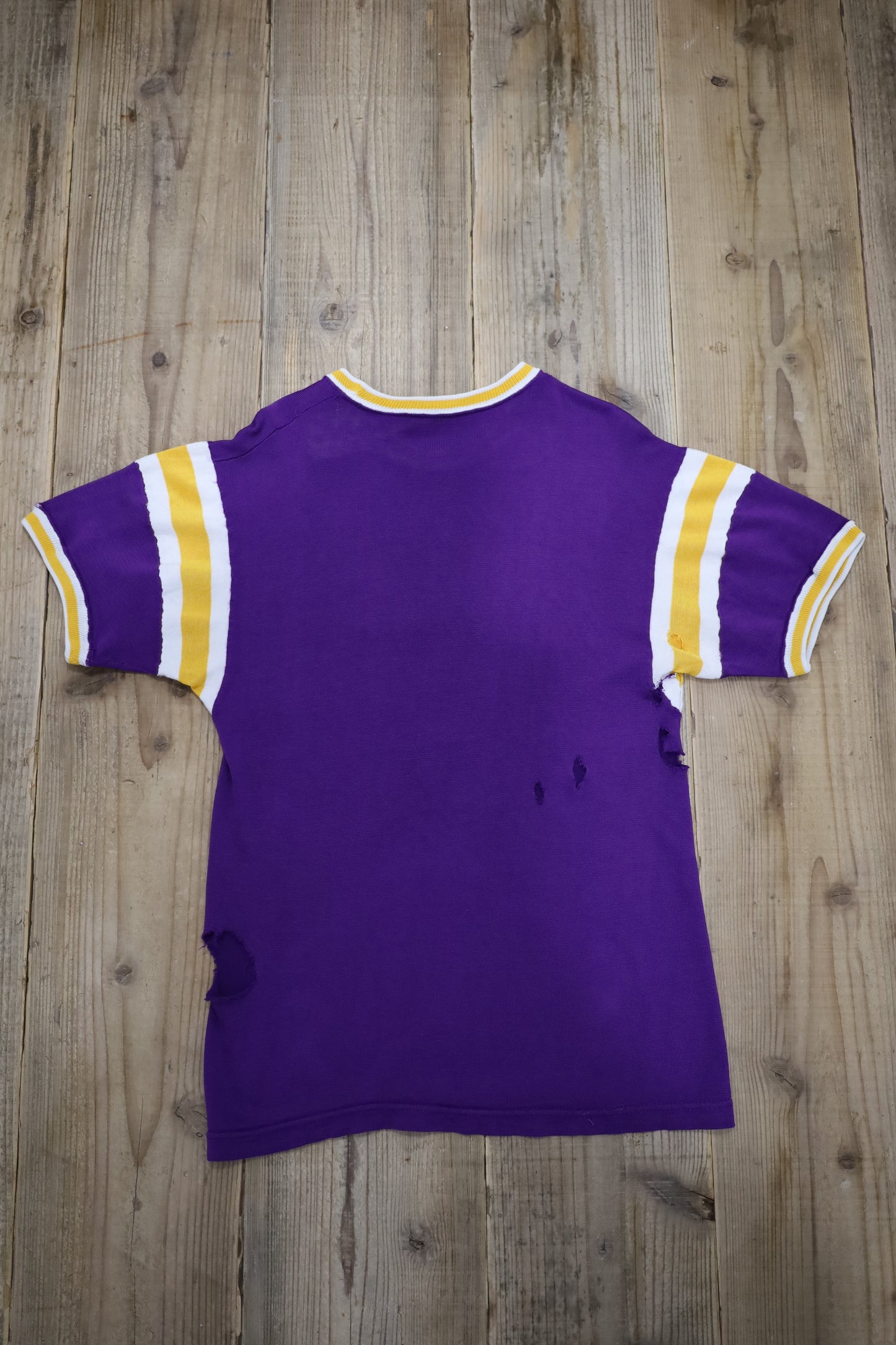 B548 / Vintege ATA football tee