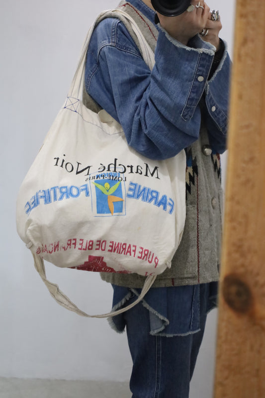 Marché Noir tote bag
