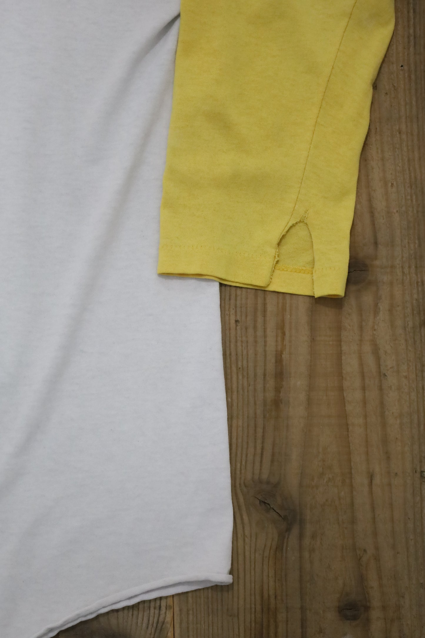 B909 / 1990's SOFFE SHIRTS Raglan tee