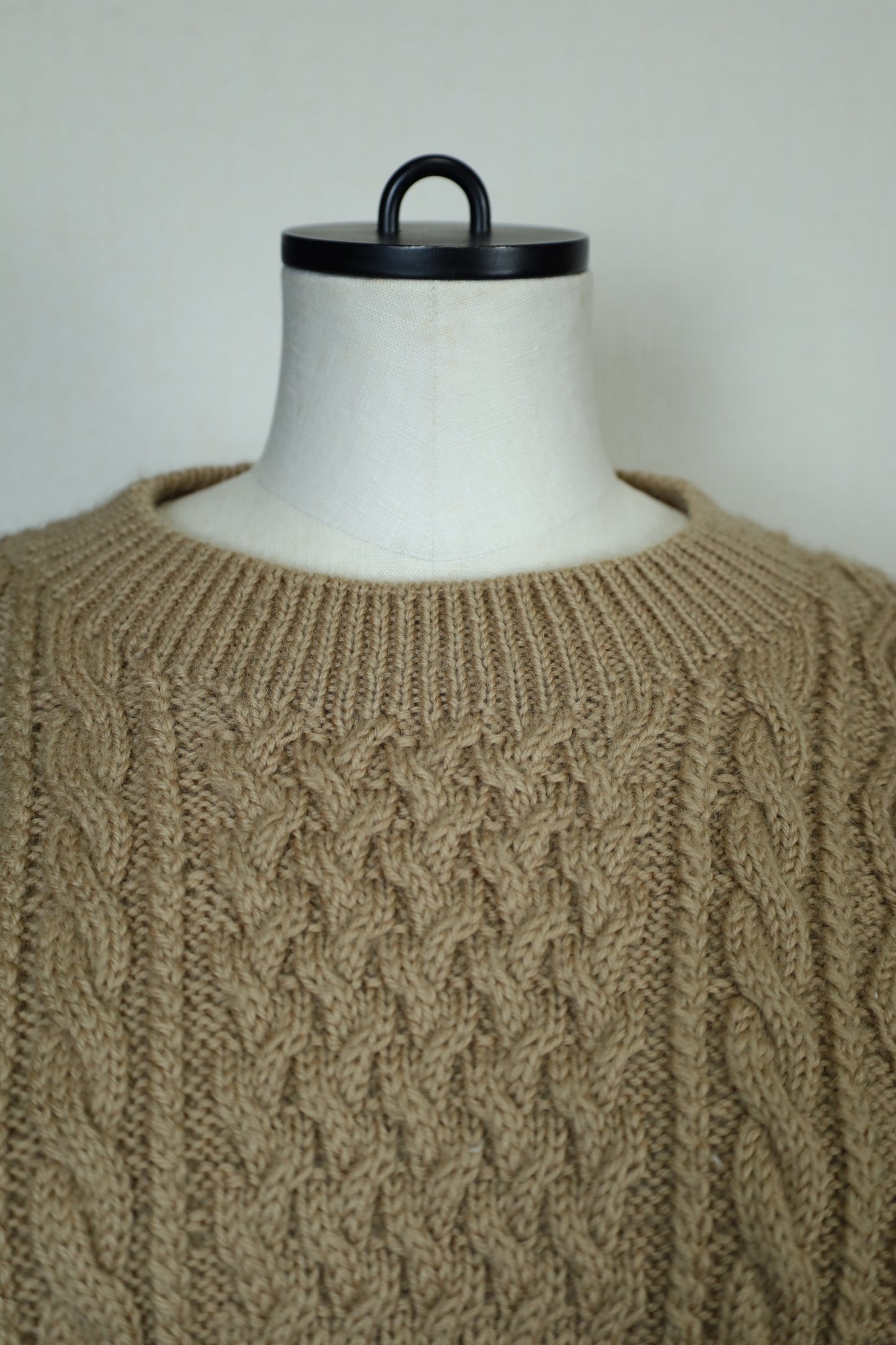 B134 / UNKNOWN OLD Alan Cable Knit