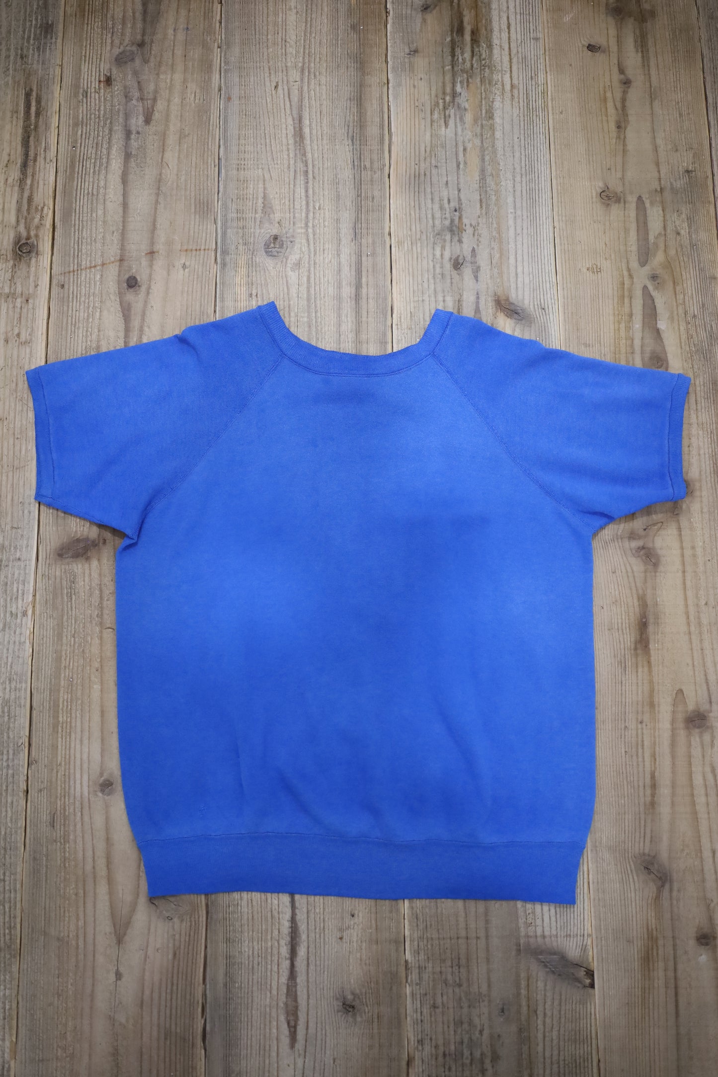 A556 / 1990's action short sleeve plain sweat