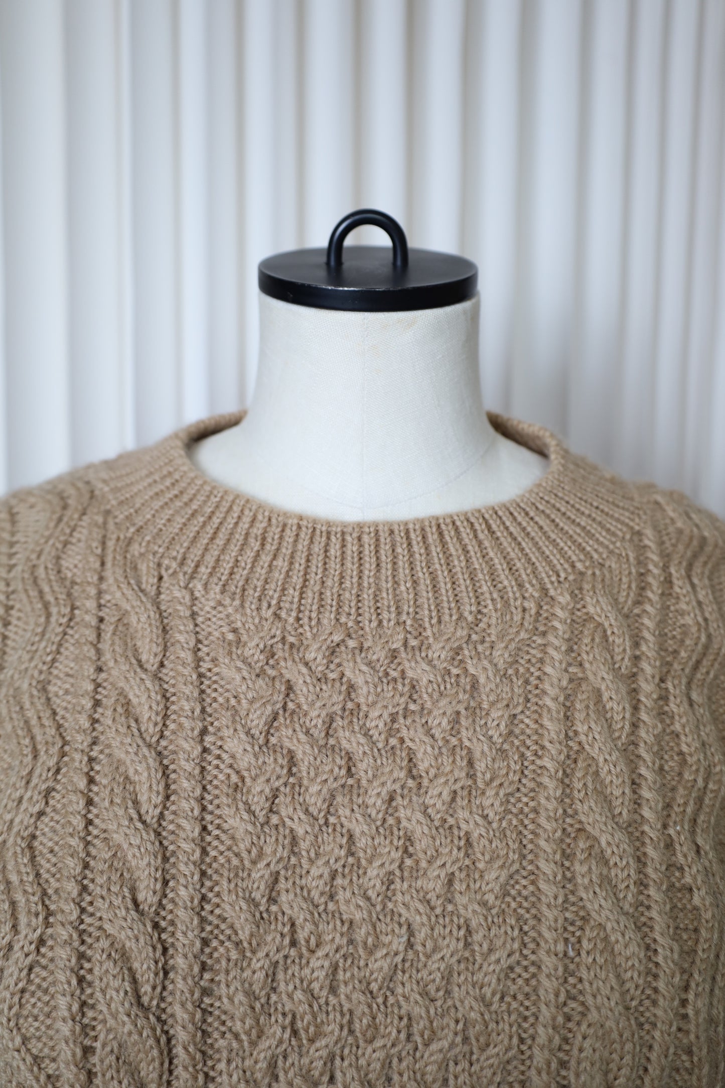 B134 / UNKNOWN OLD Alan Cable Knit