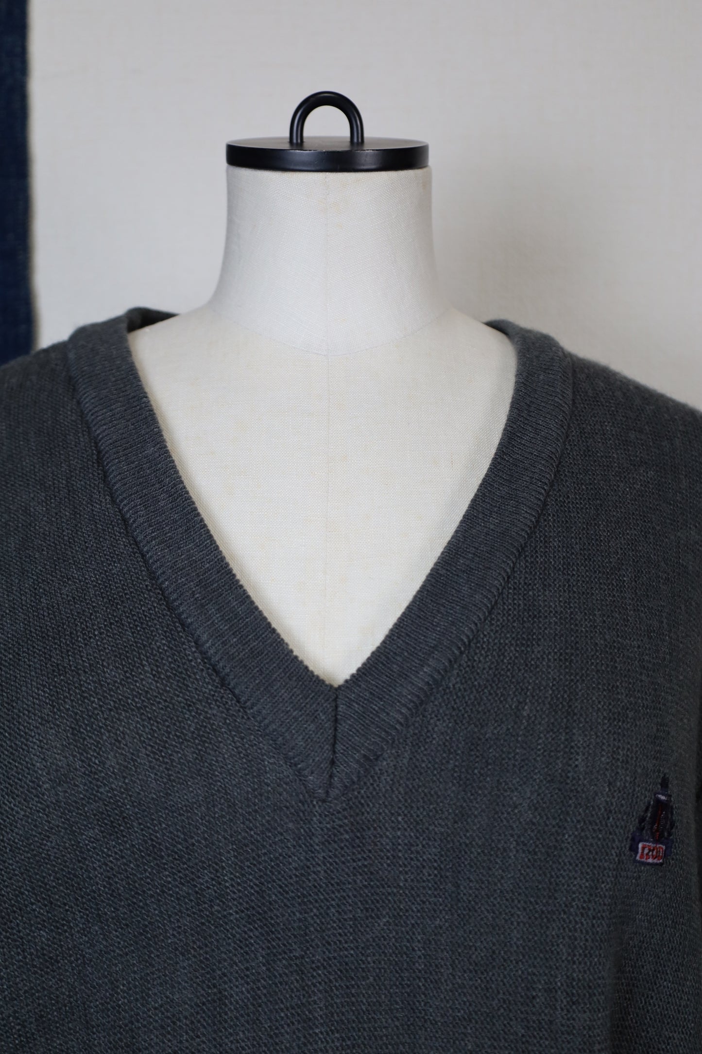 Z490 / 1970’s Vintage IZOD V-neck Knit