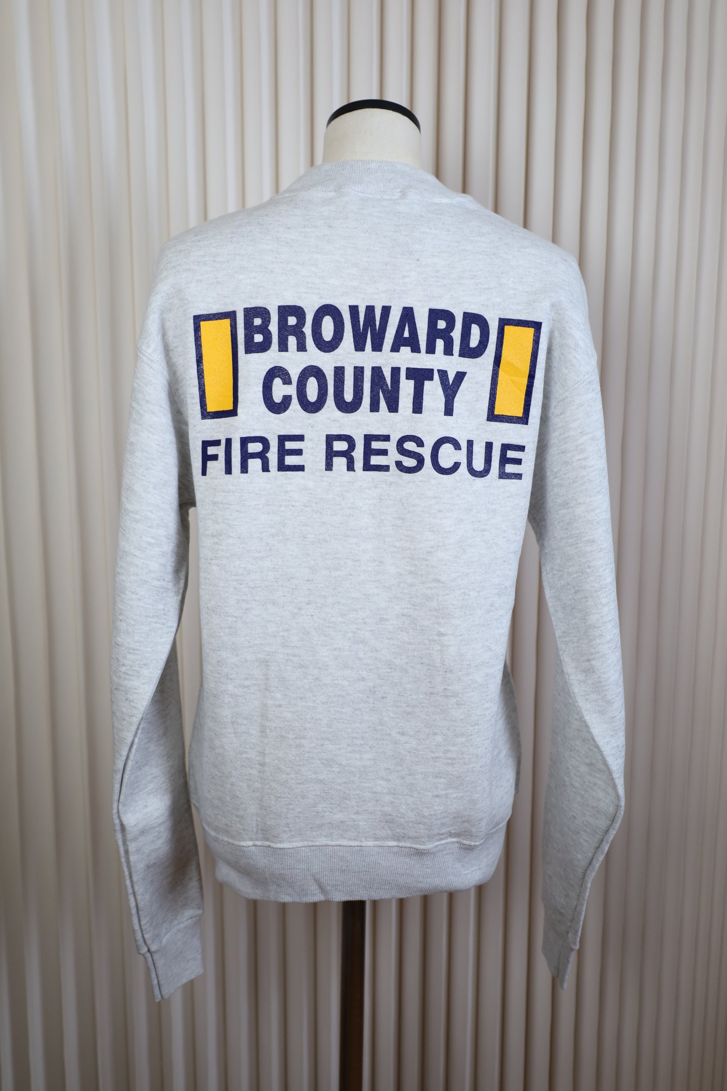 B1005 / 1990's Lee FIRE RESCUE print sweat