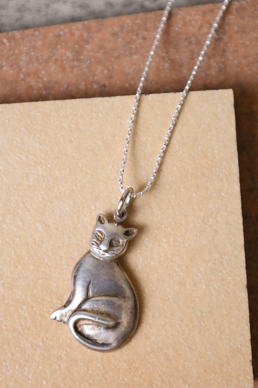 582 / CAT SILVER925 Vintage pendant top necklace