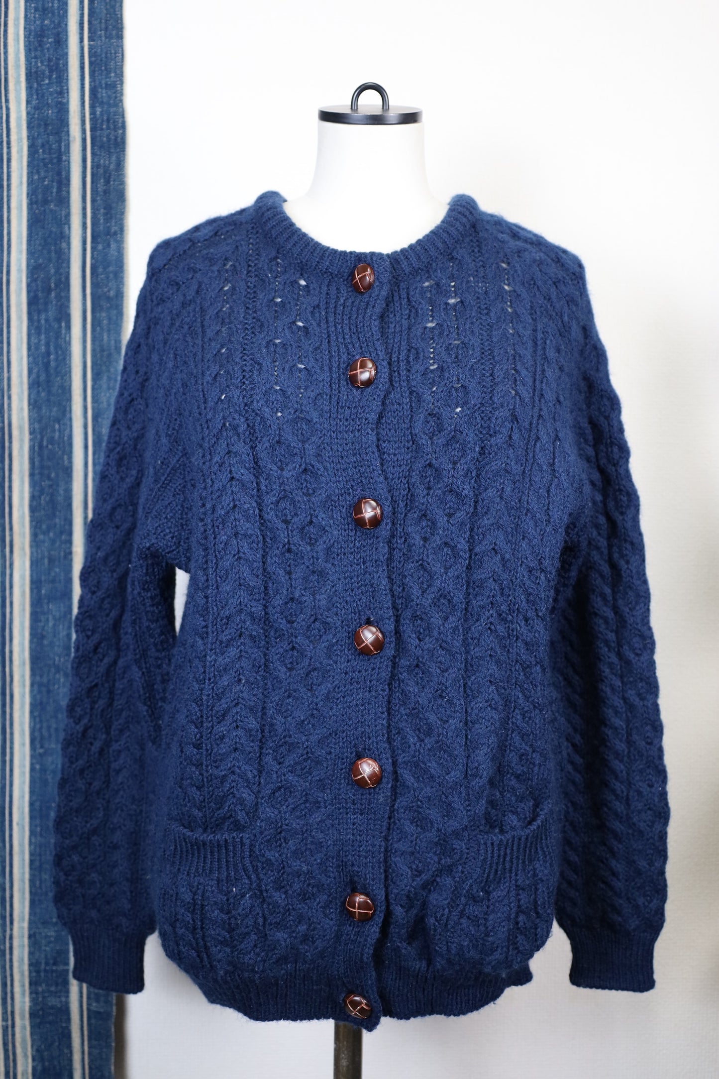 Z511 / 1970's Vintage Carraig Donn Cable Crew Cardigan