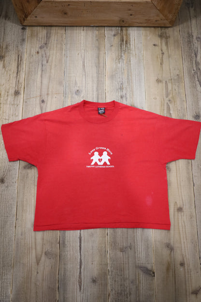 B539 / 1990's FRUITS OF THE LOOM LOVE GROWS HERE TEE