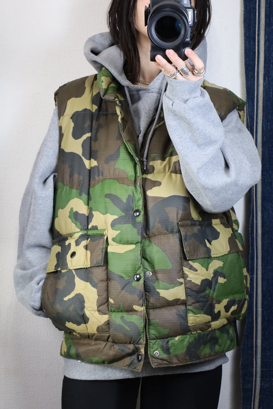 Z473 / 1980's OLD himalayan Camofluge pattern Down Vest