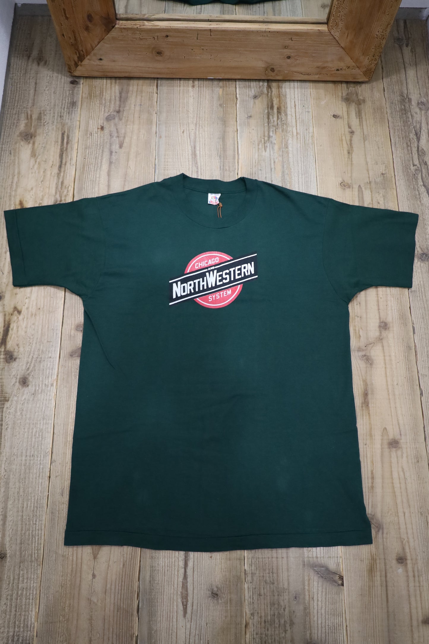 B818 / 1990's FRUITS OF THE LOOM print tee
