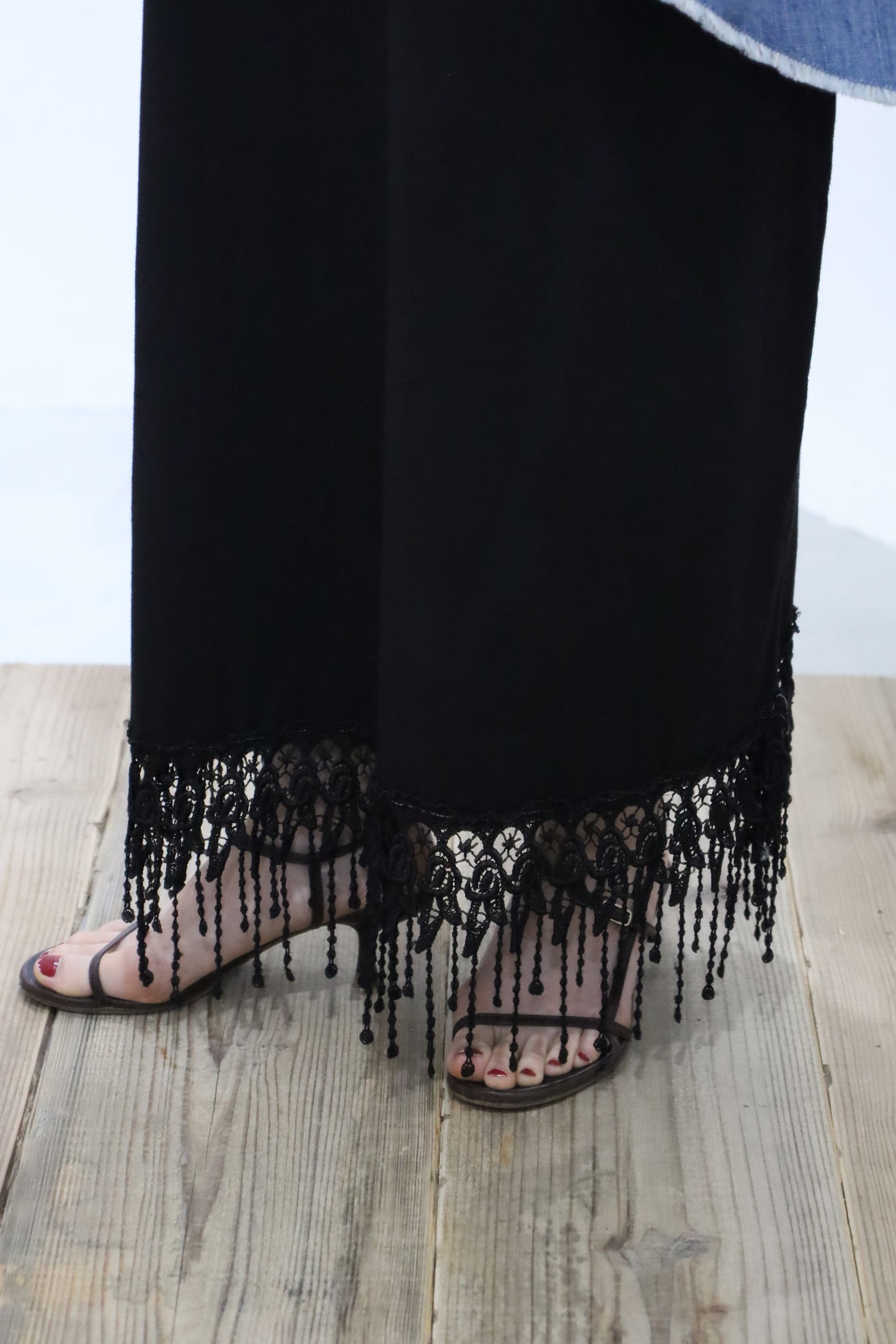 D204 / UNKNOWN black one-piece