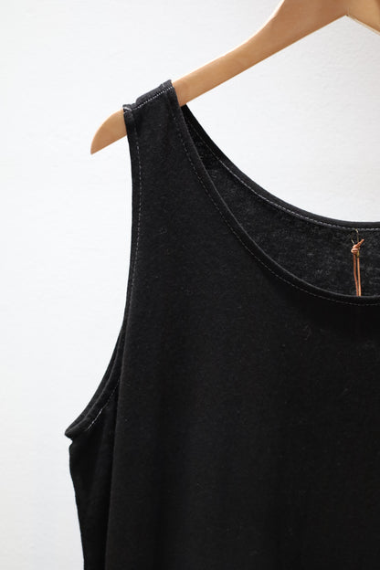 D204 / UNKNOWN black one-piece