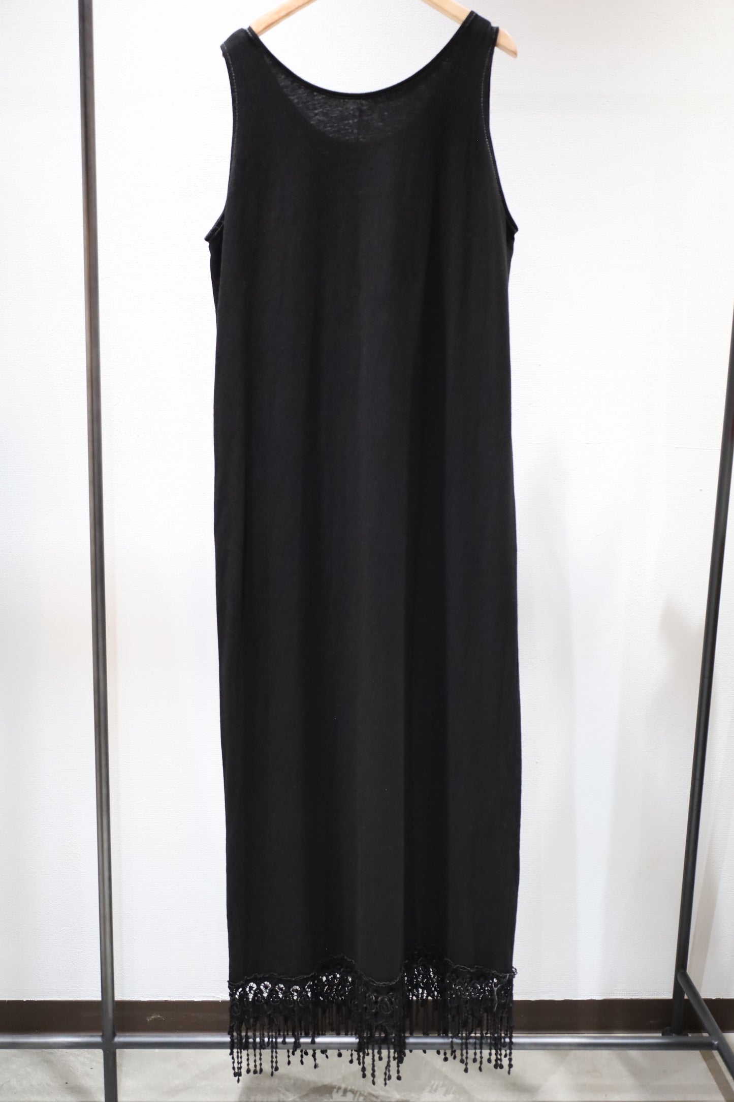 D204 / UNKNOWN black one-piece