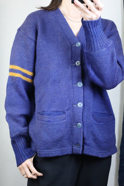 F186 / 1860's Vintage Studium wool cardigan