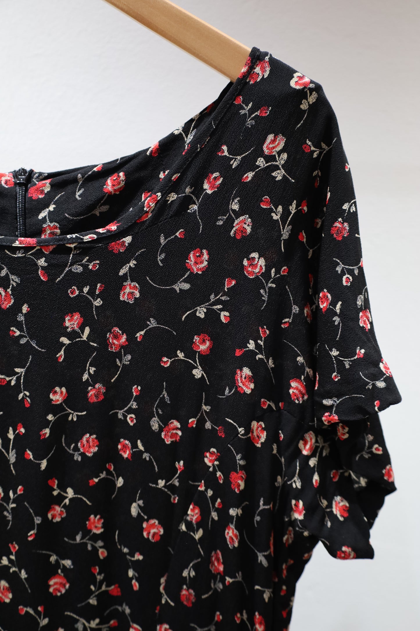 D205 / 1990's JONES NEW YORK Flower print one-piece