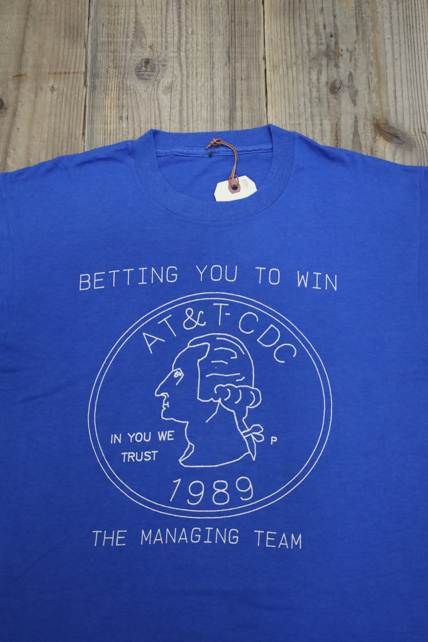 E352 / 1990's UNKNOWN print tee