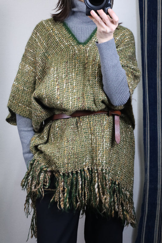 B190 / 1970’s Vintage Hand Woven by RJ tweed poncho