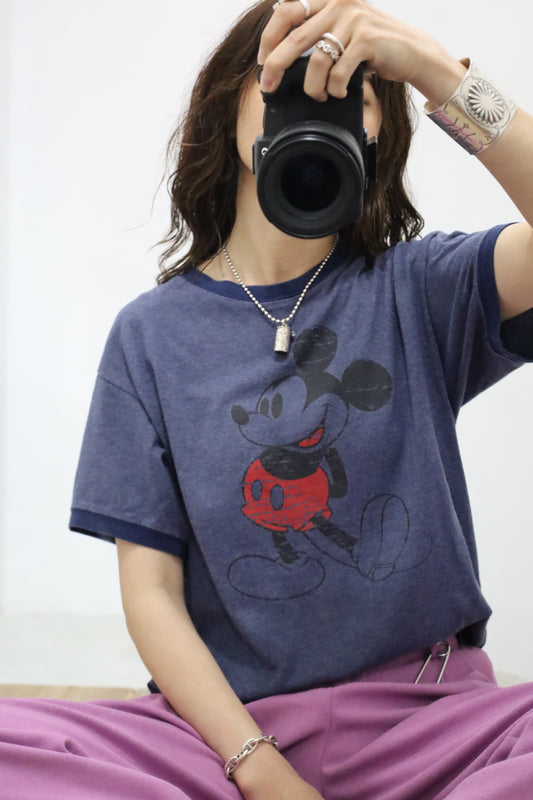 E343 / 2000's Disney Mickey mouse ringer tee