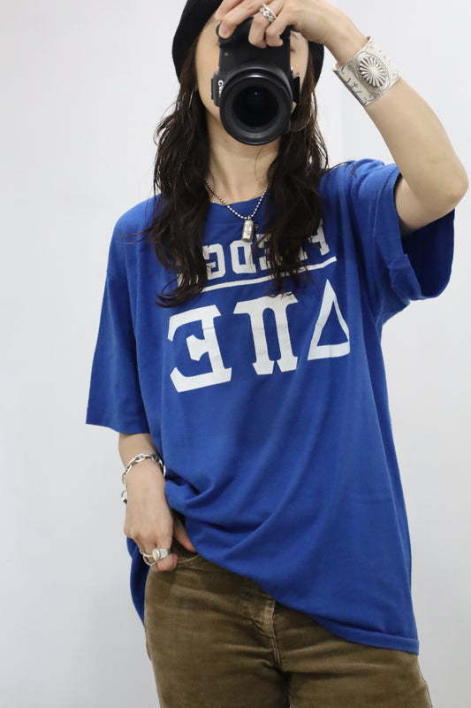 E348 / 1980's Sports wear print tee