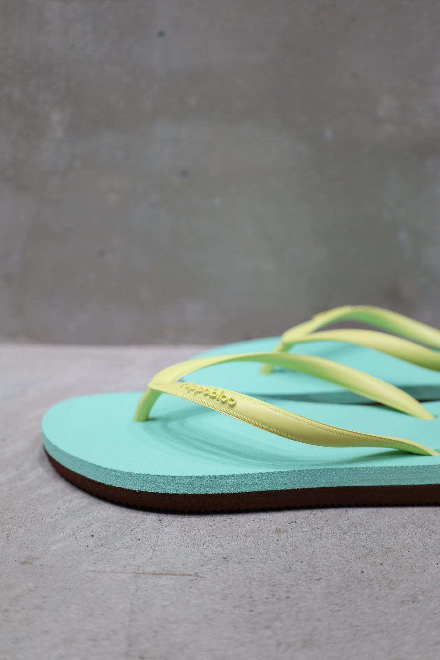 Hippobloo beach sandal (Slim Citrus)
