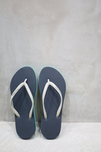 Hippobloo beach sandal (Slim Thyme)
