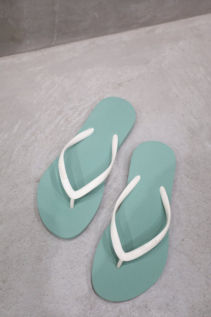 Hippobloo beach sandal (Slim Eucalyptus)