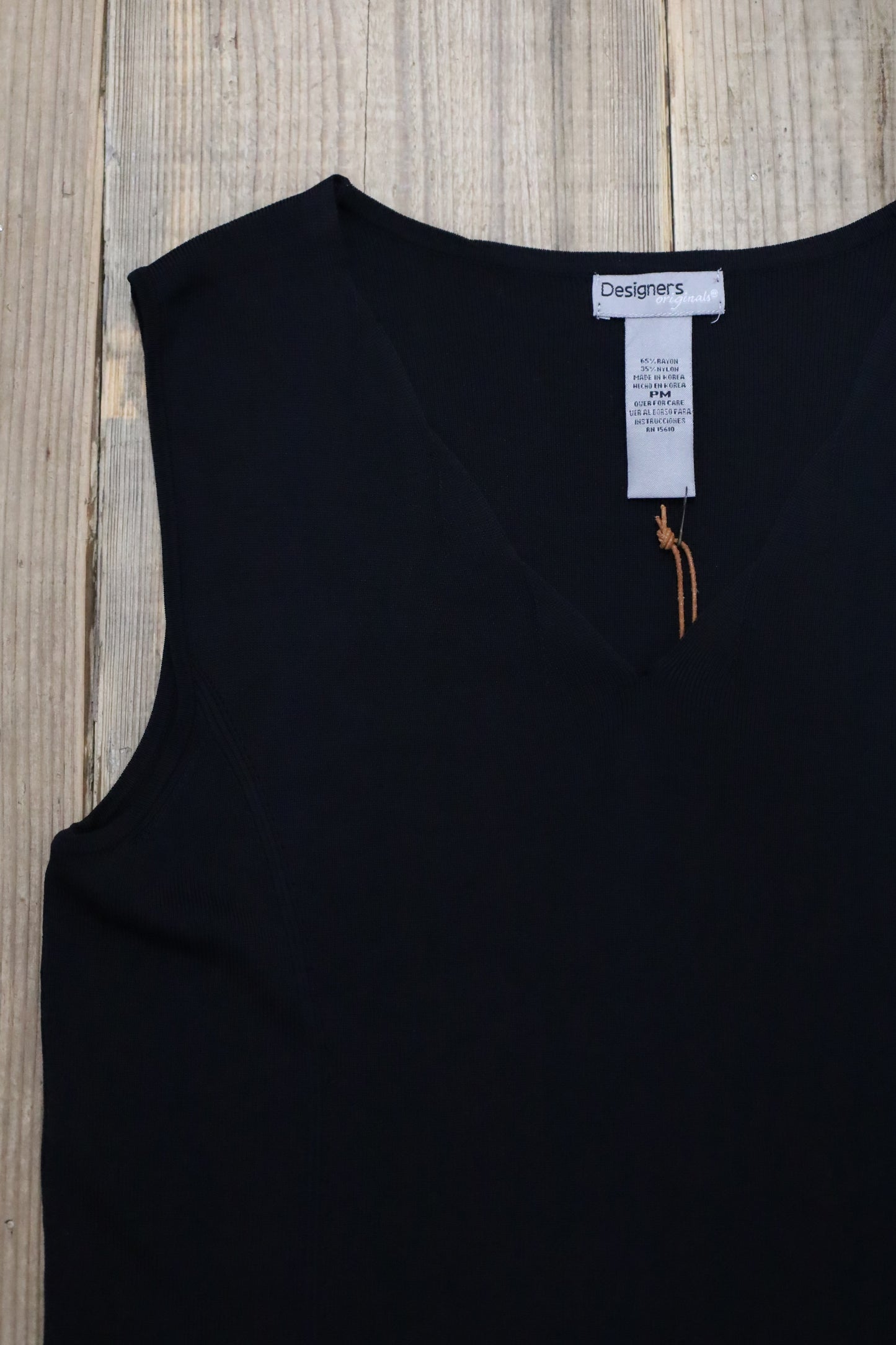 B708 / 2000's black tank top